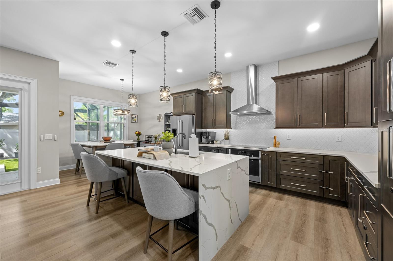 Listing photo id 6 for 3601 Rogers Avenue