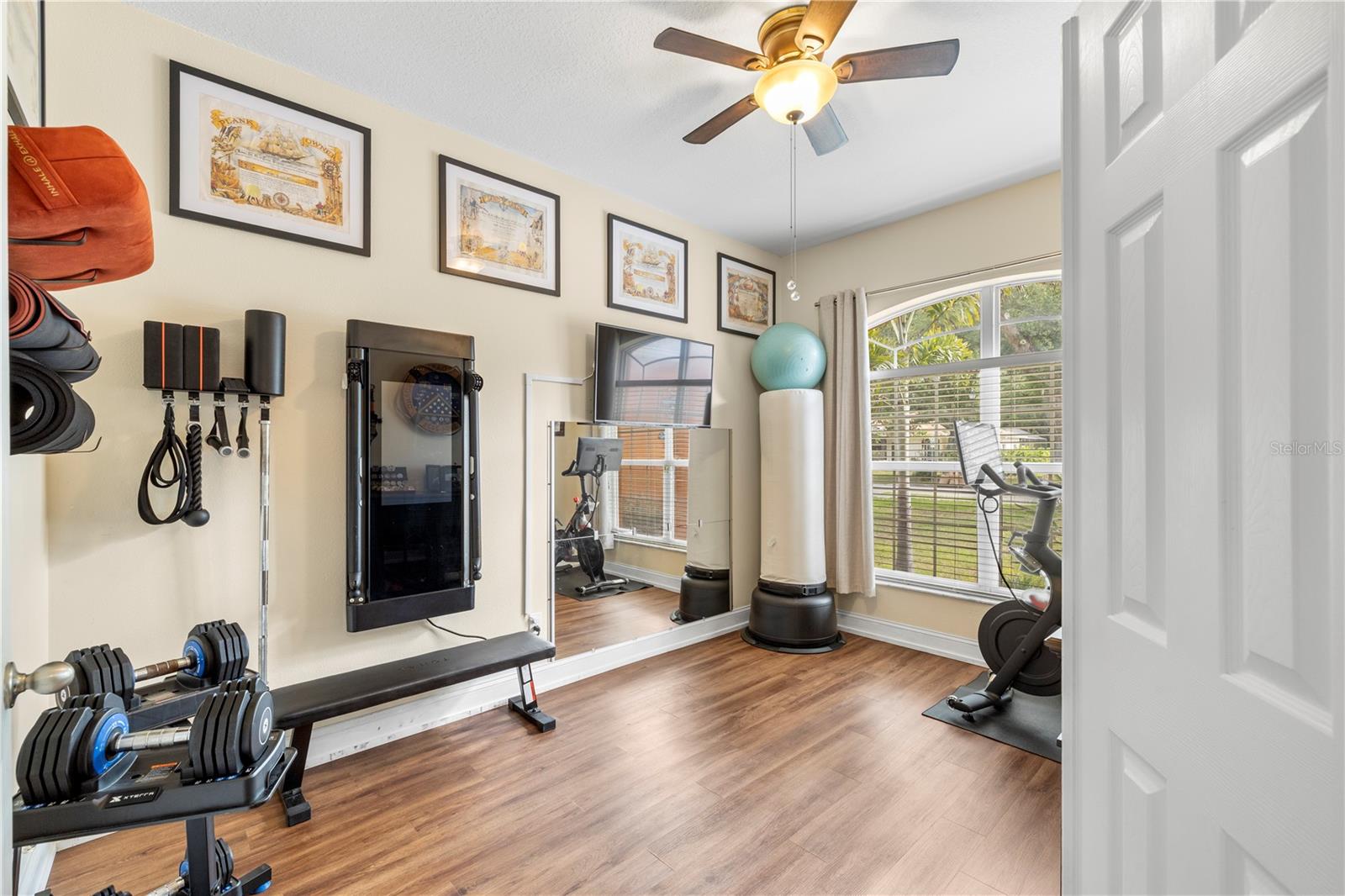 Image 17 of 75 For 13716 18th Place E