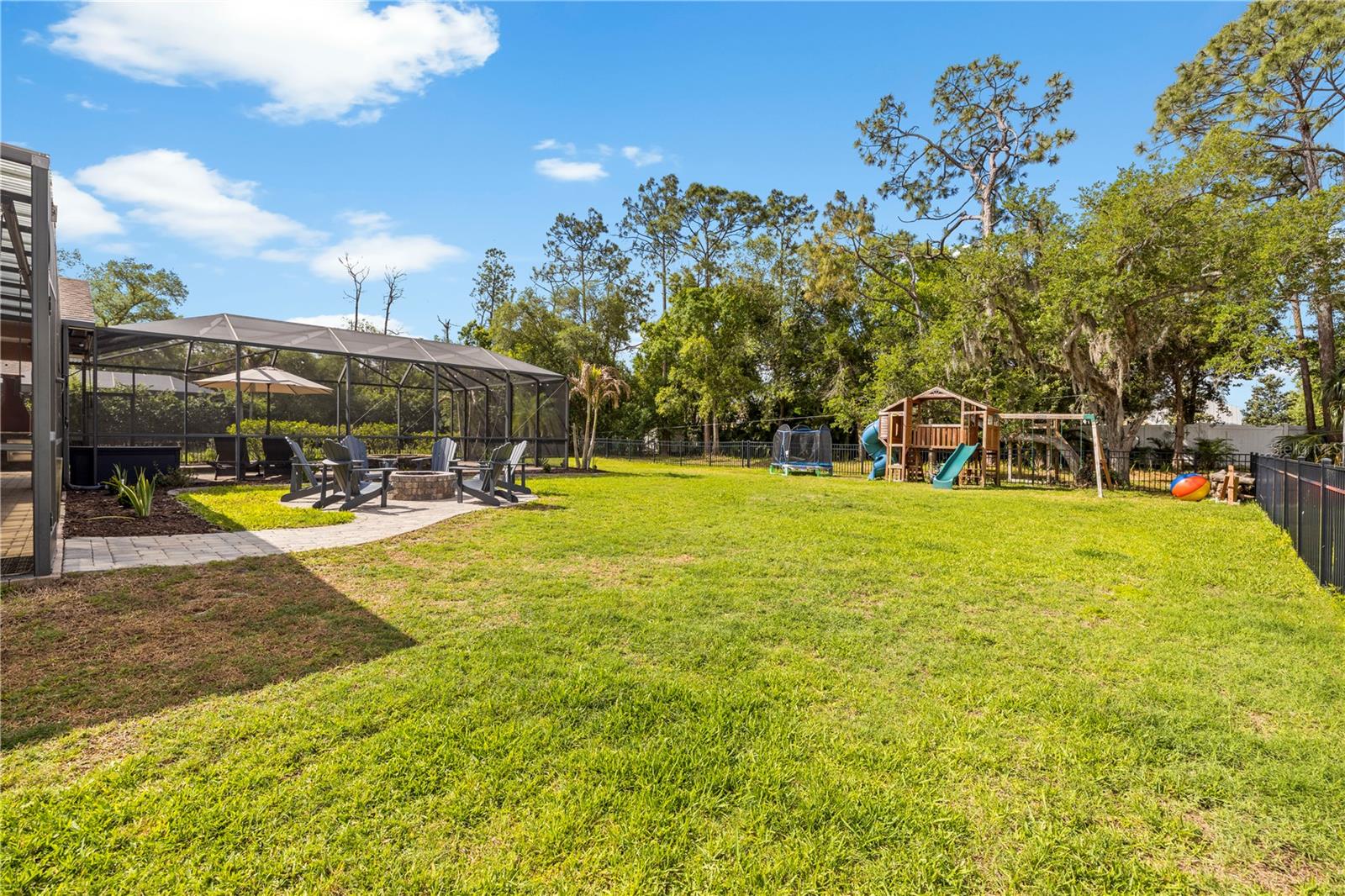 Image 52 of 75 For 13716 18th Place E