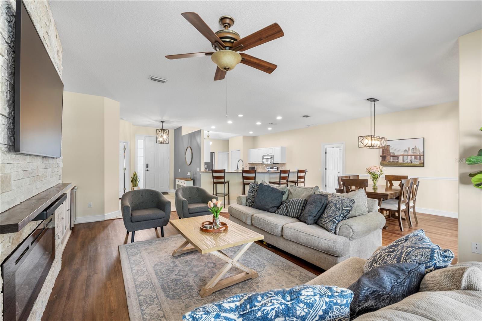 Image 9 of 75 For 13716 18th Place E