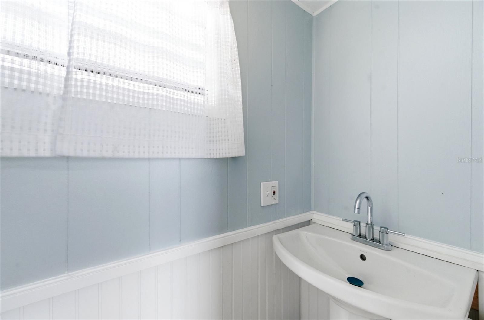 Image 15 of 51 For 10913 Liberty Drive