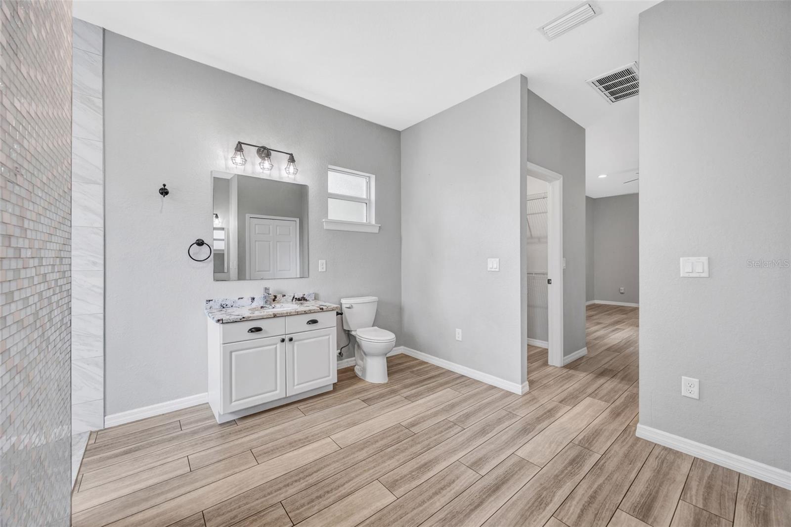 Image 22 of 58 For 2936 Norman Avenue