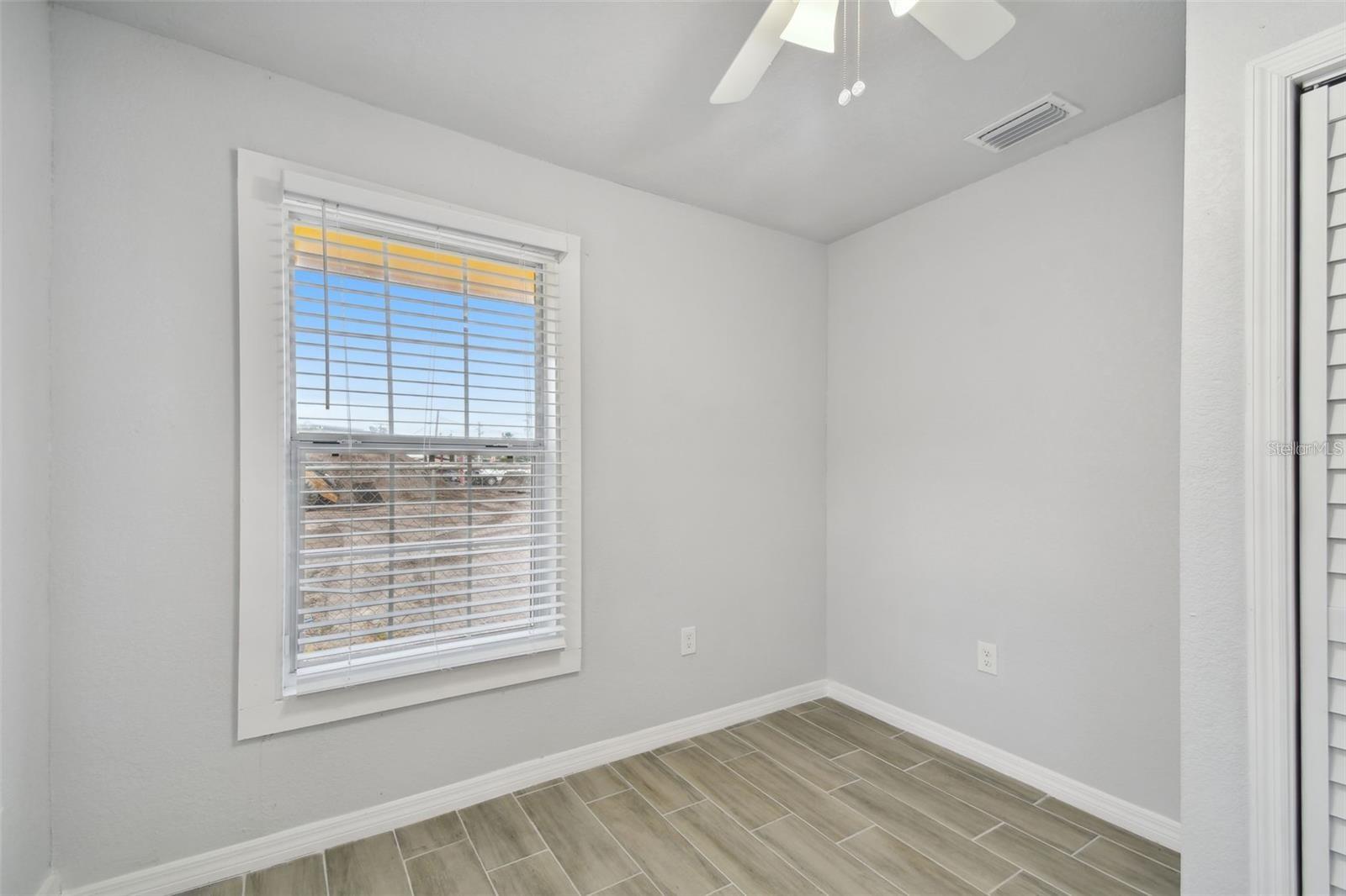 Image 12 of 24 For 1415 10th Avenue W