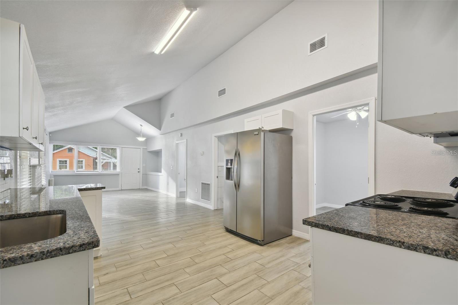 Image 14 of 24 For 1415 10th Avenue W