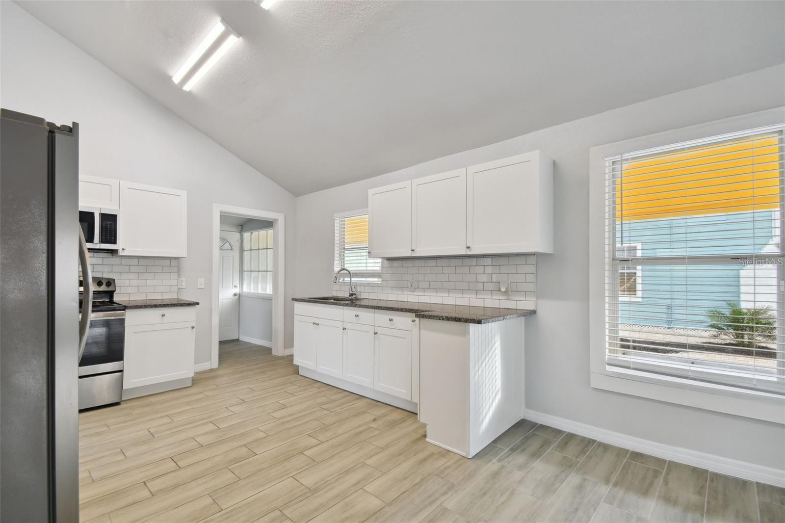 Image 16 of 24 For 1415 10th Avenue W