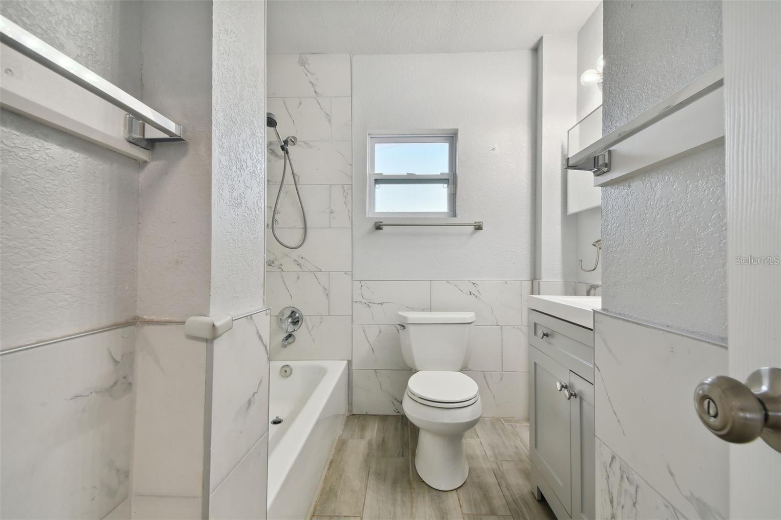 Image 17 of 24 For 1415 10th Avenue W