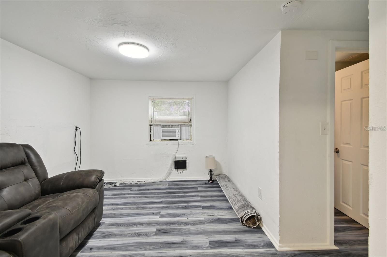 Image 22 of 24 For 1415 10th Avenue W