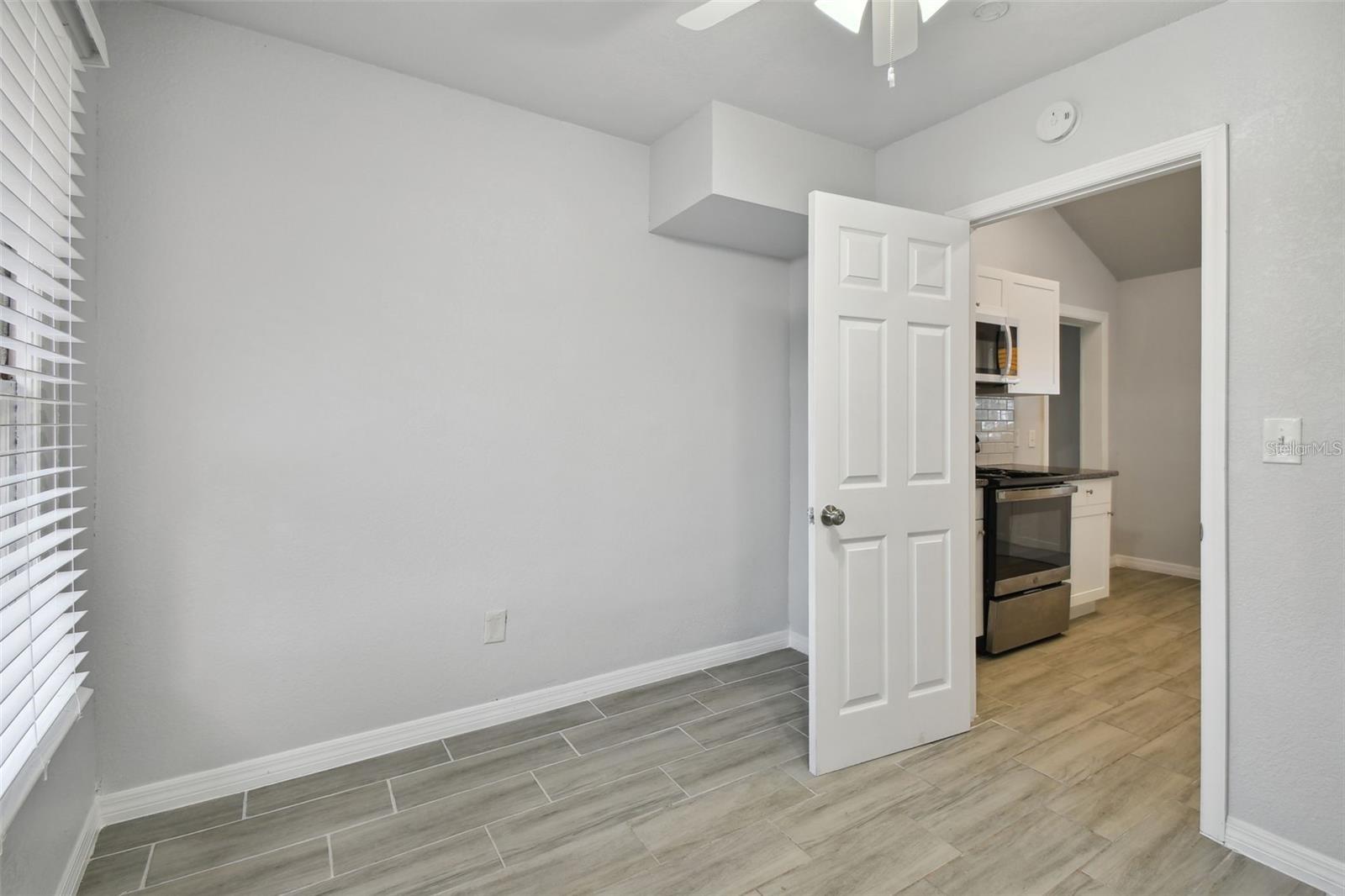 Image 8 of 24 For 1415 10th Avenue W