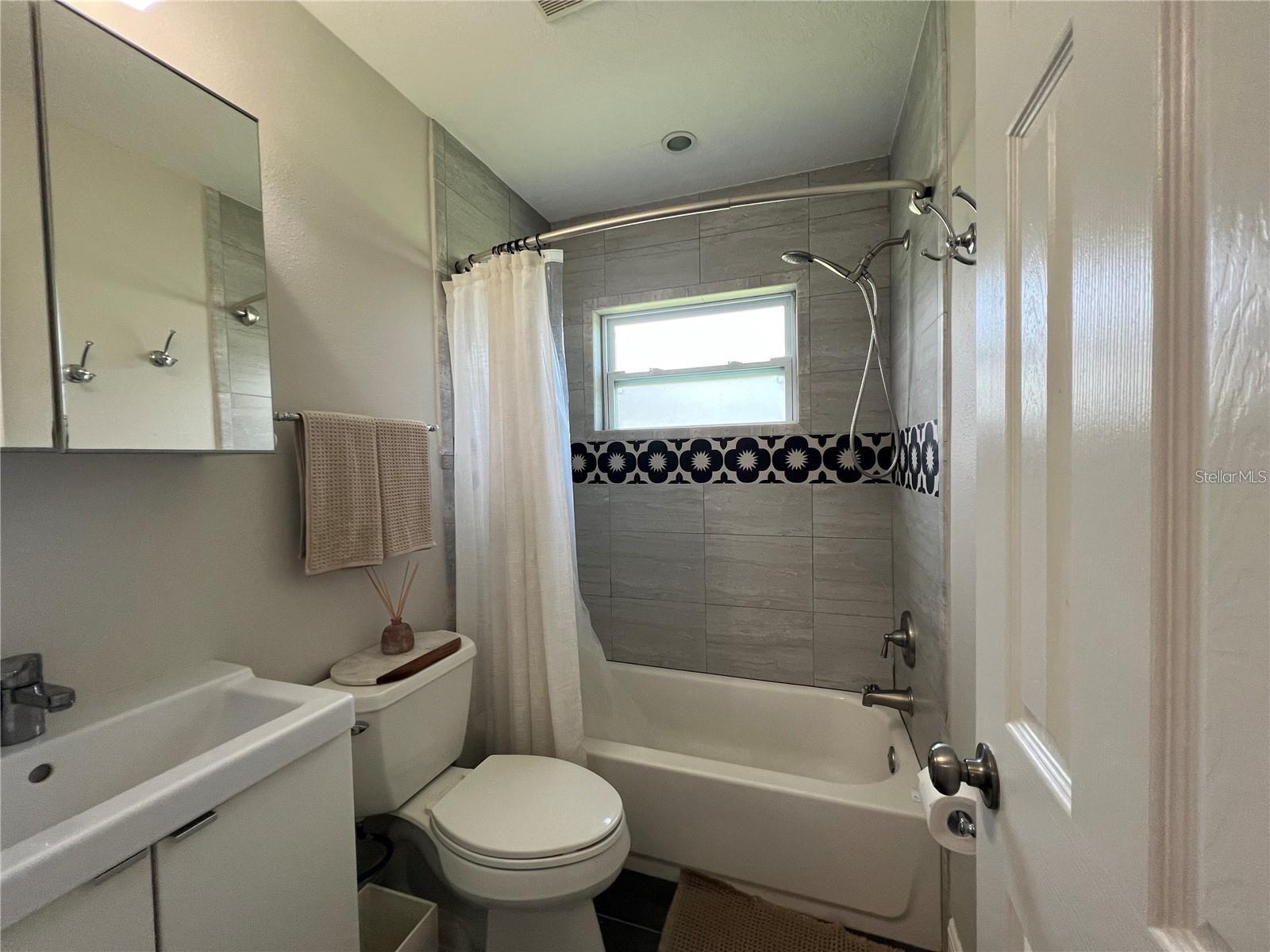 Image 13 of 23 For 3748 Manatee Drive Se