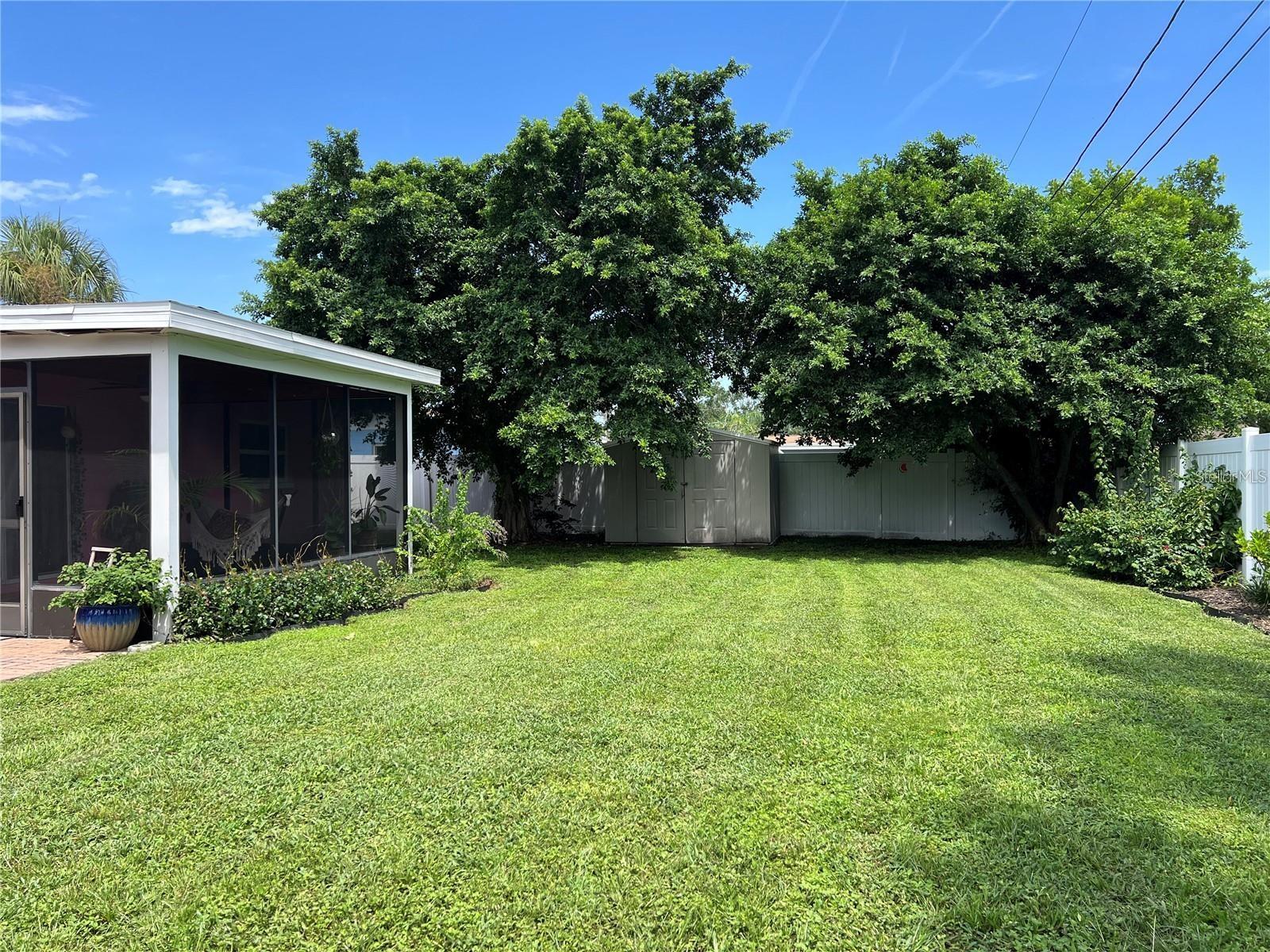 Image 17 of 23 For 3748 Manatee Drive Se