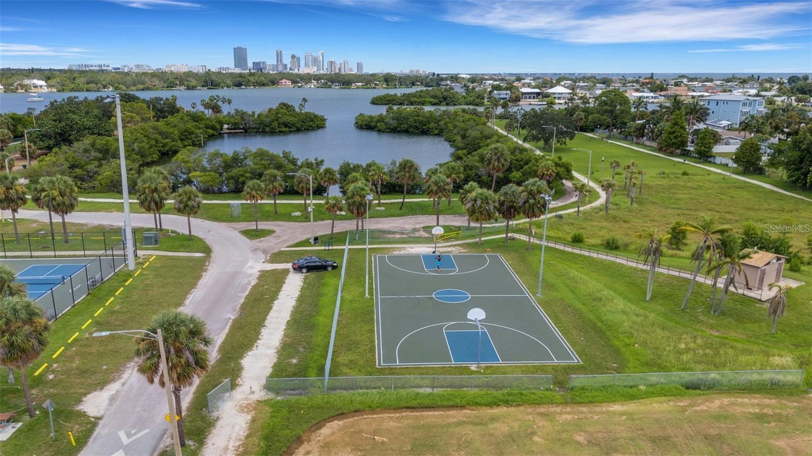 Image 19 of 23 For 3748 Manatee Drive Se