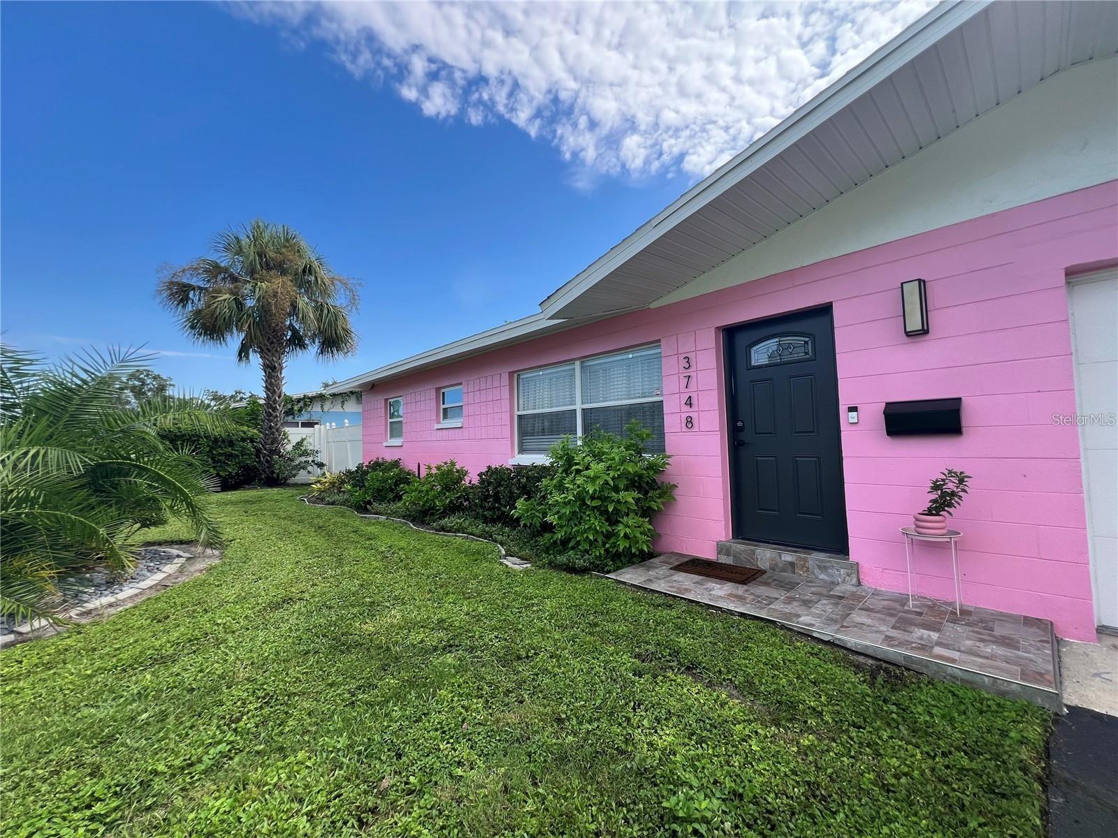 Image 2 of 23 For 3748 Manatee Drive Se