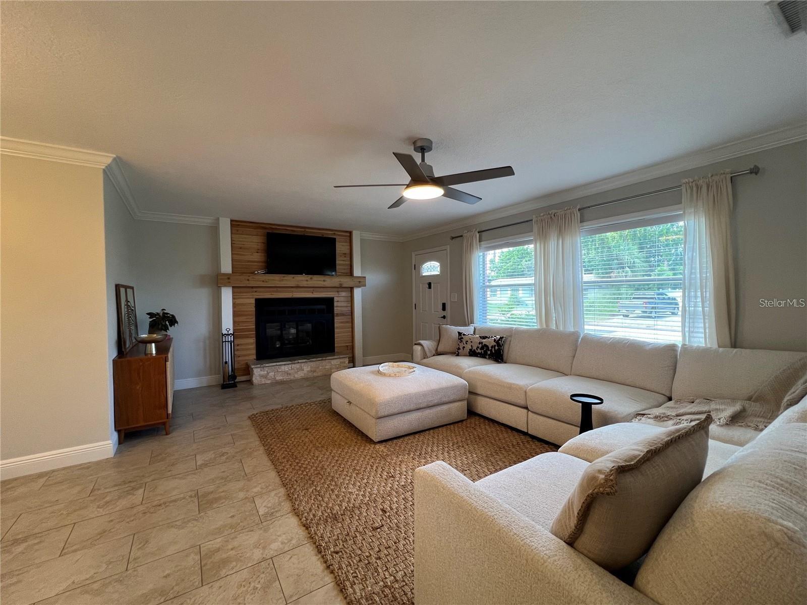 Image 4 of 23 For 3748 Manatee Drive Se