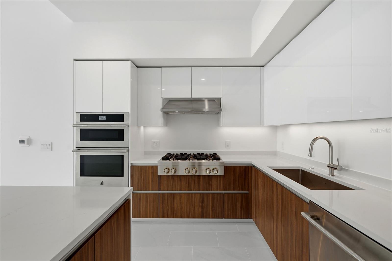 Image 4 of 68 For 400 Central Avenue 1903