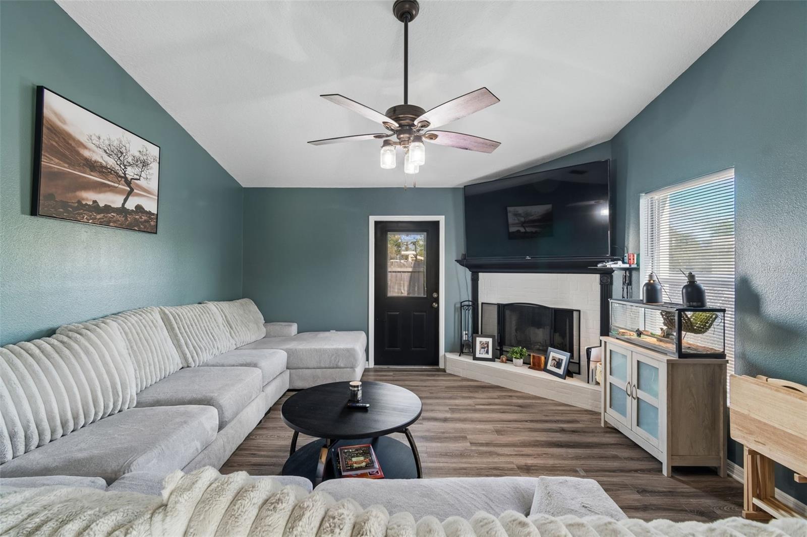 Listing photo id 9 for 12916 Ithaca Avenue