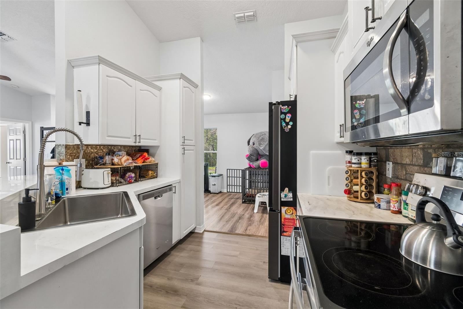 Listing photo id 11 for 12916 Ithaca Avenue