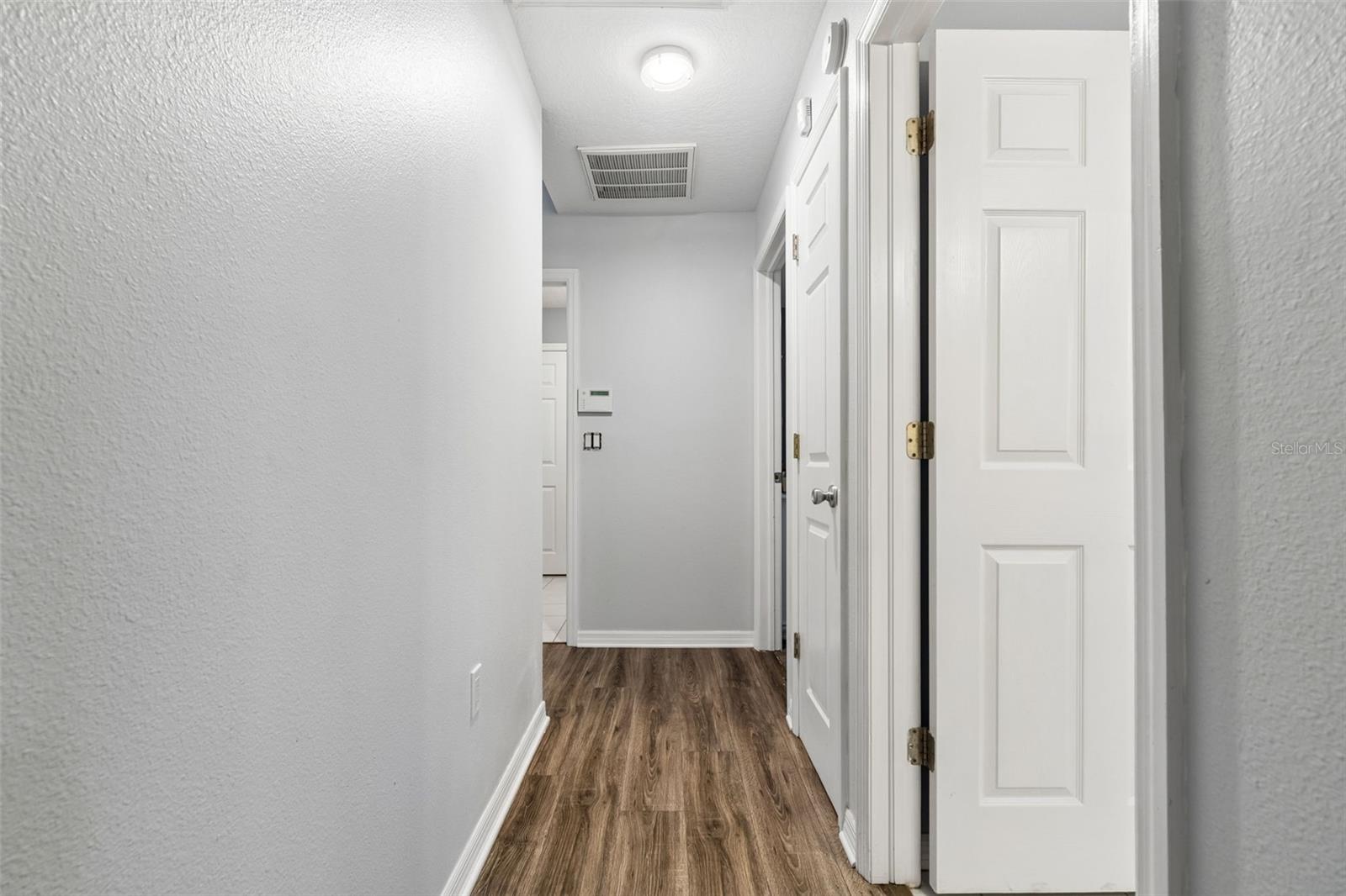 Listing photo id 18 for 12916 Ithaca Avenue