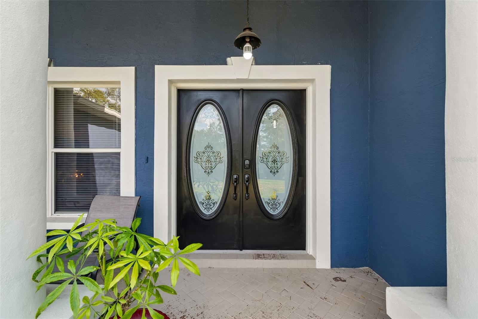 Listing photo id 1 for 12916 Ithaca Avenue