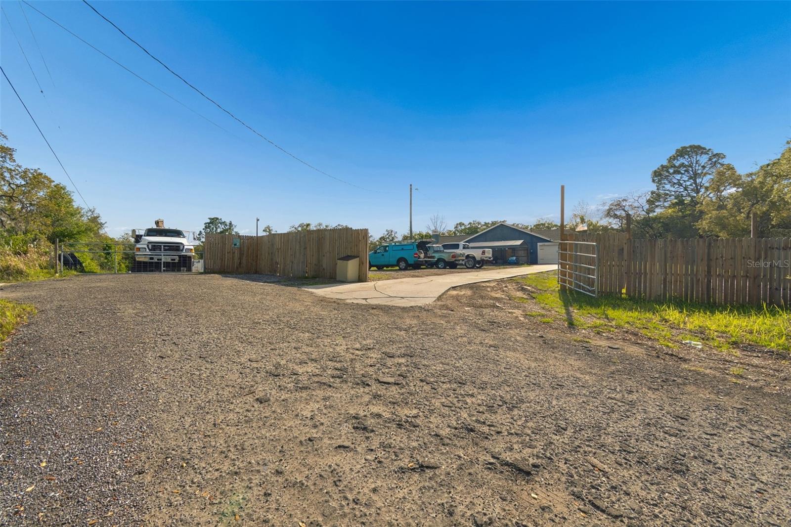 Listing photo id 32 for 12916 Ithaca Avenue