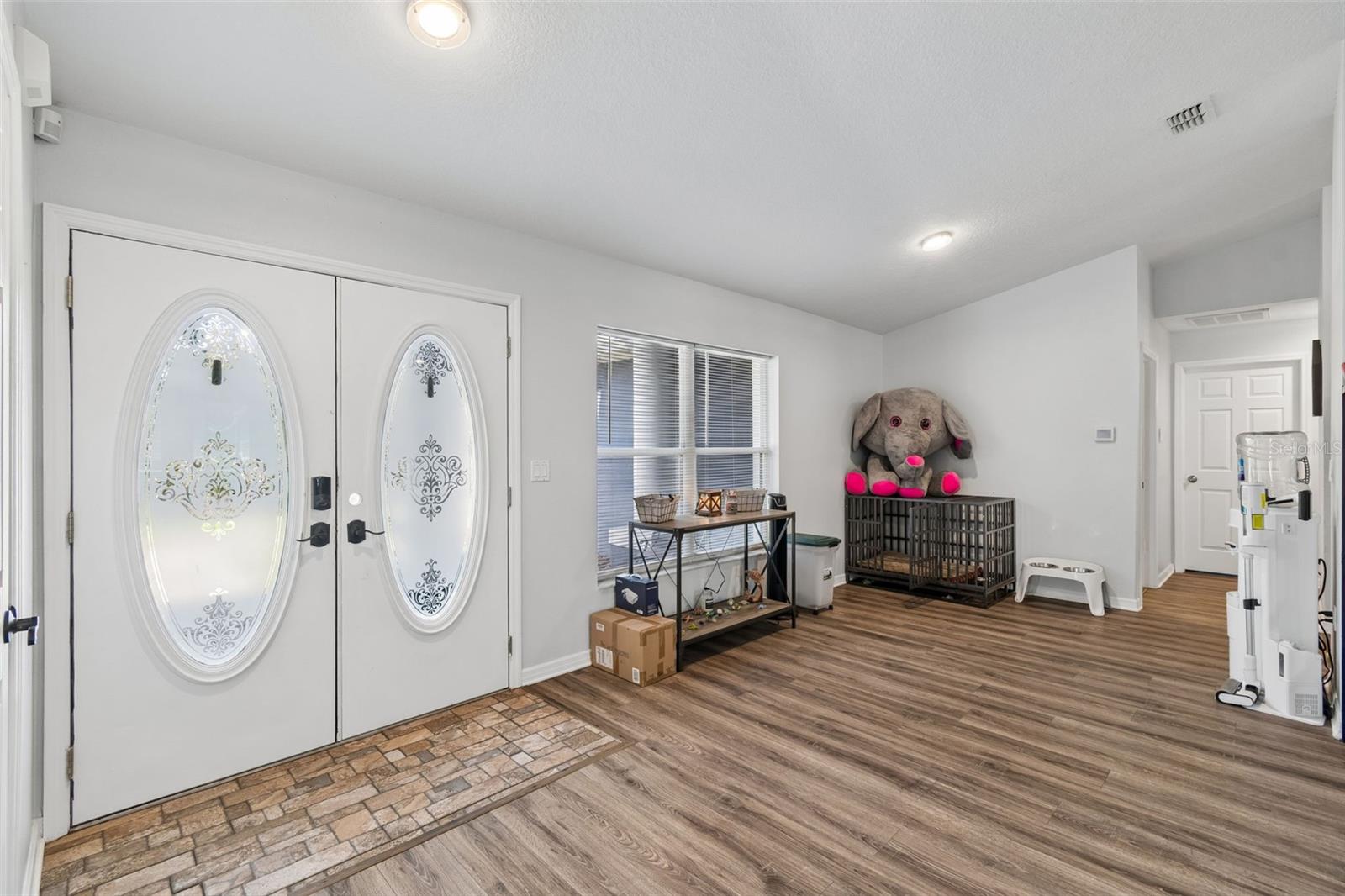 Listing photo id 4 for 12916 Ithaca Avenue