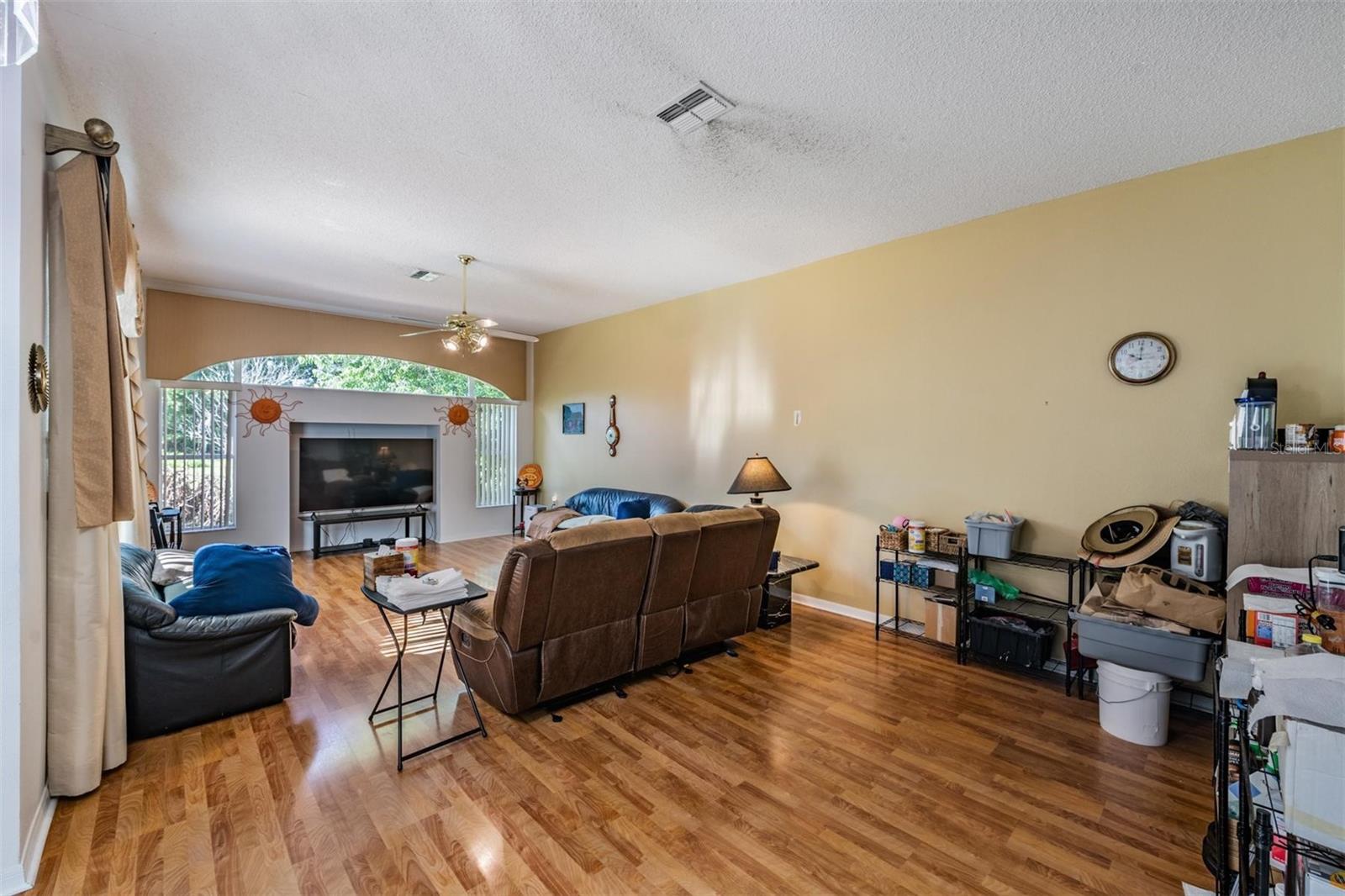 Image 21 of 57 For 13566 Rudi Loop