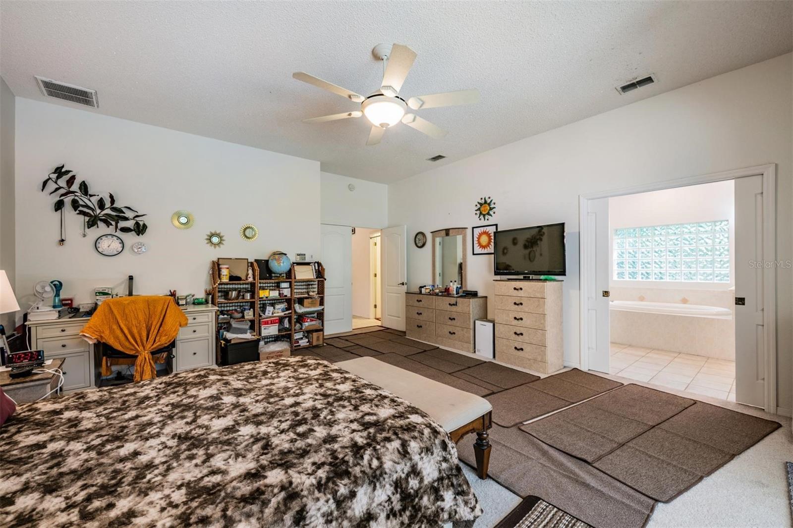 Image 26 of 57 For 13566 Rudi Loop