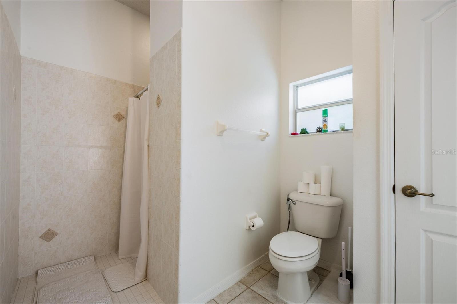 Image 31 of 57 For 13566 Rudi Loop