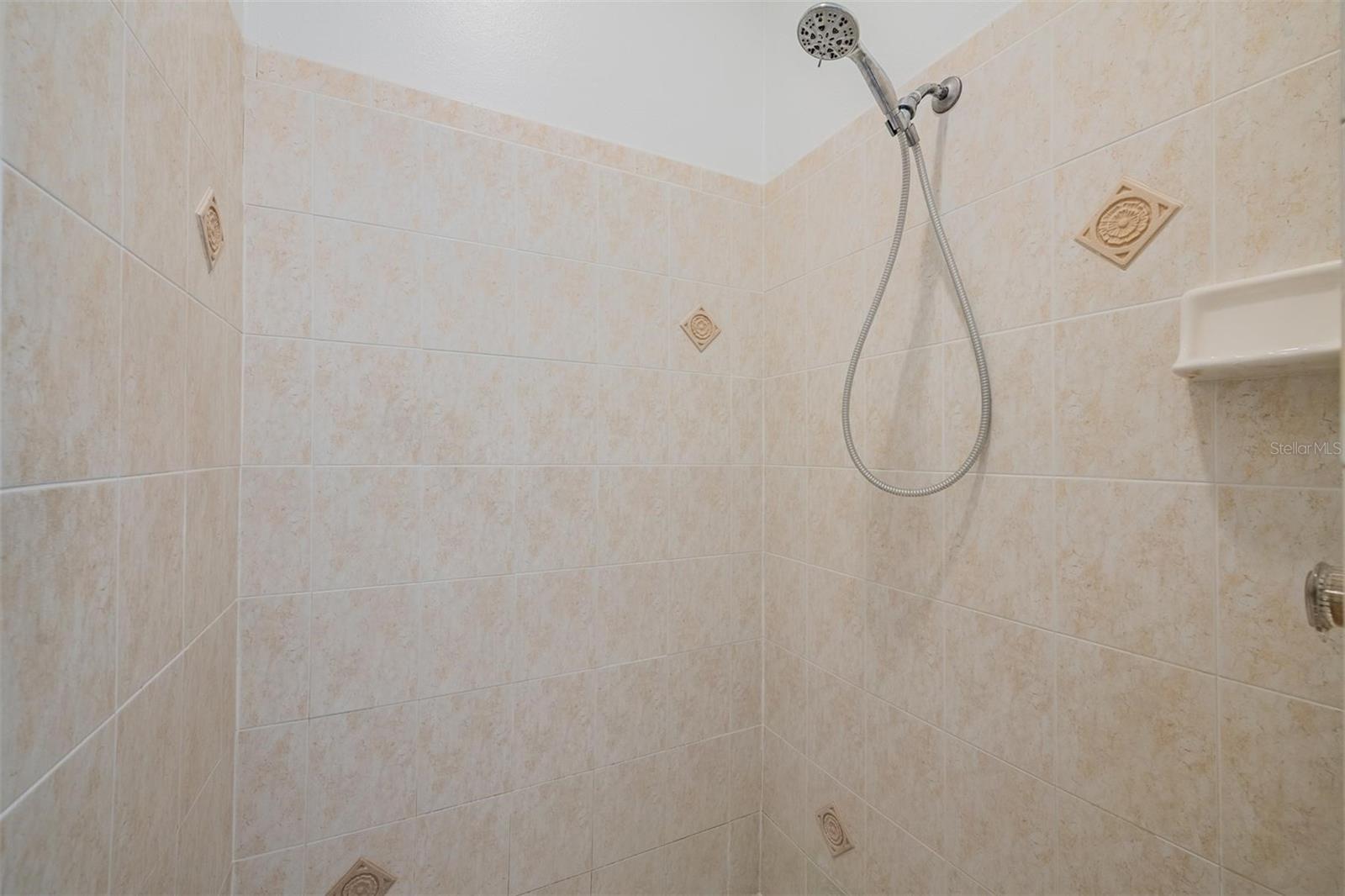 Image 32 of 57 For 13566 Rudi Loop