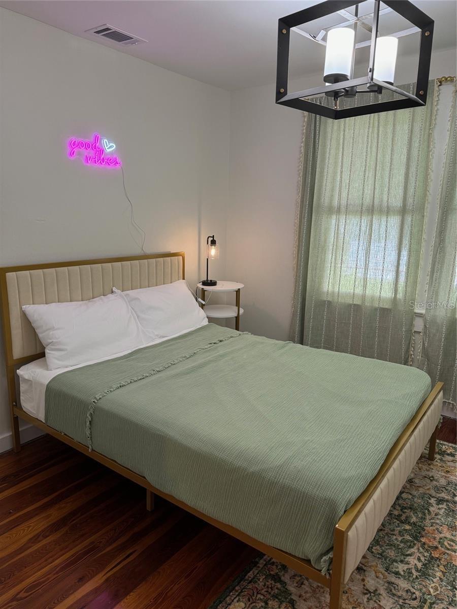 Image 5 of 16 For 1410 Humphrey Street