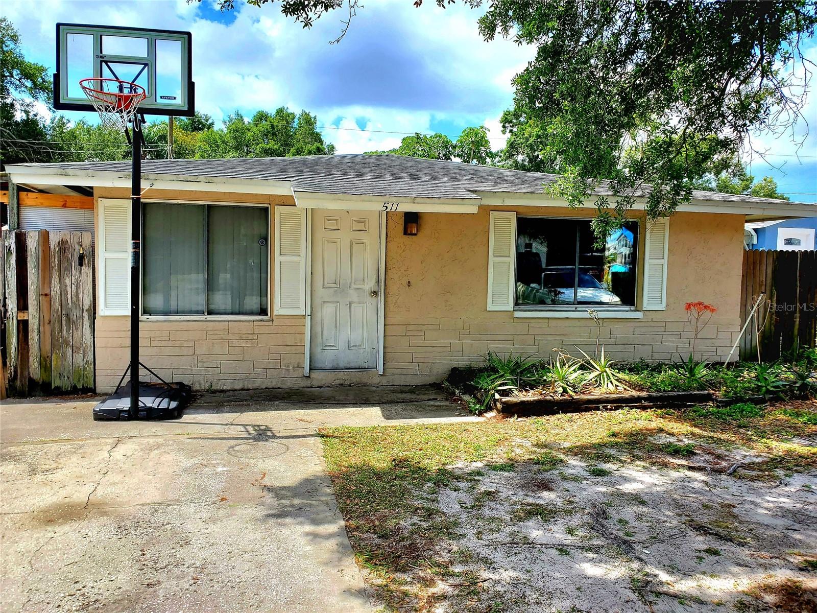Details for 511 2nd Avenue Ne, LARGO, FL 33770