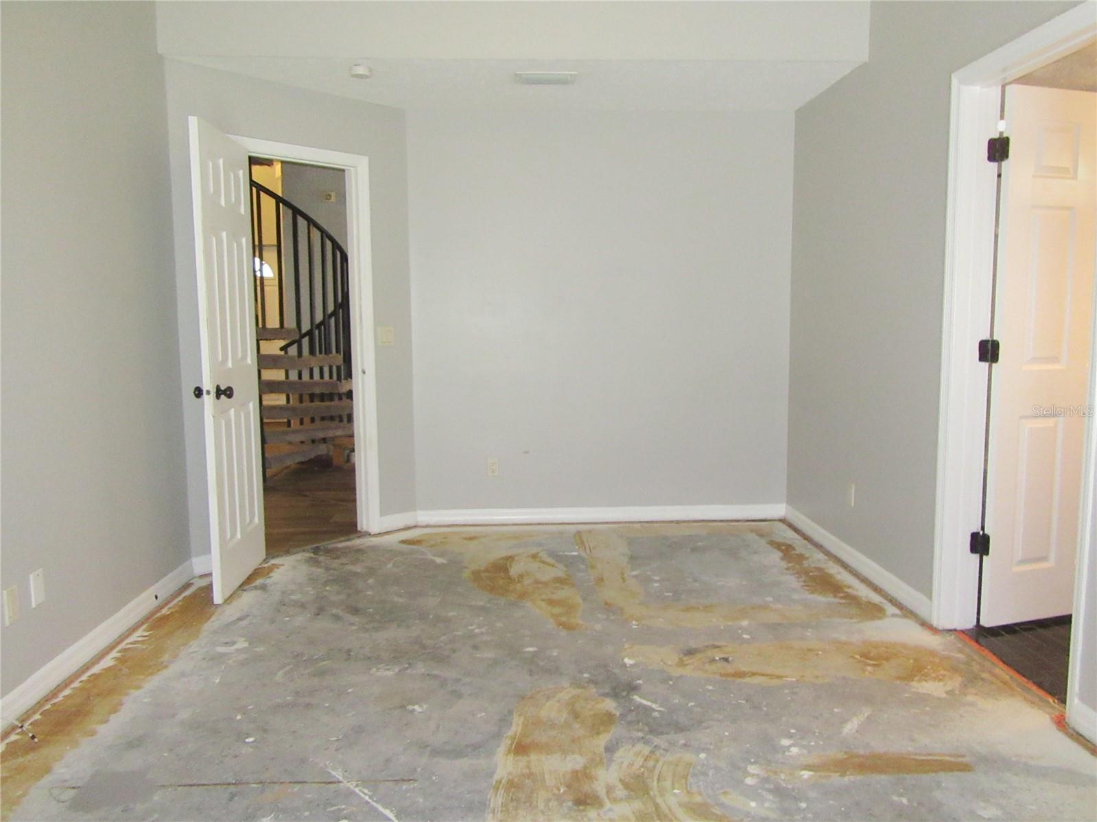 Image 16 of 31 For 22646 Weeks Boulevard