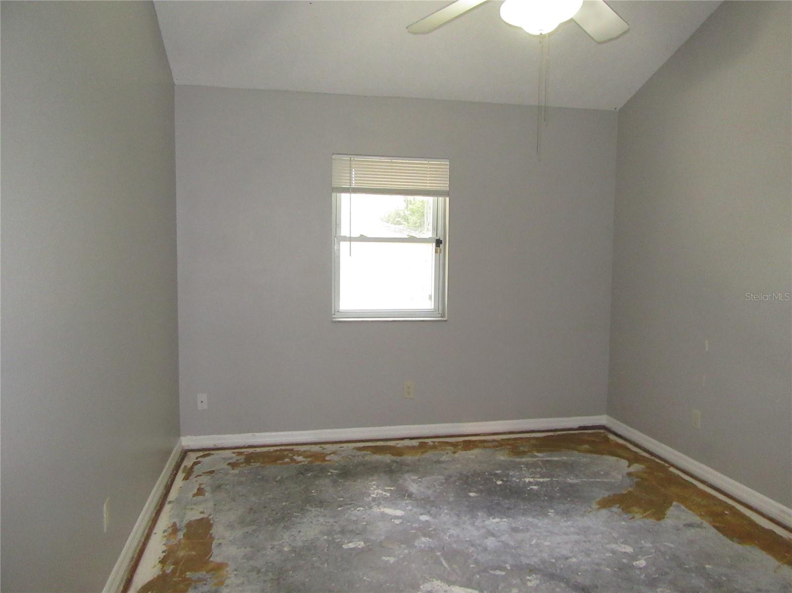 Image 21 of 31 For 22646 Weeks Boulevard