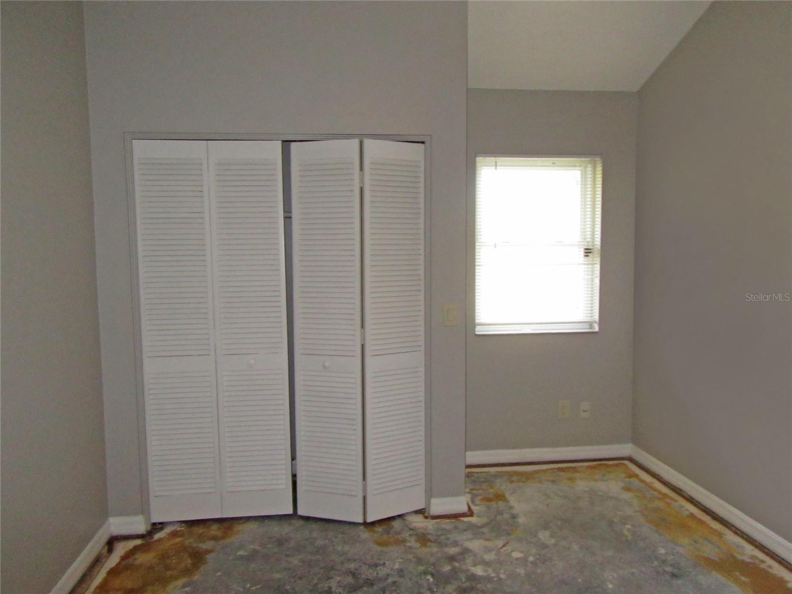 Image 26 of 31 For 22646 Weeks Boulevard