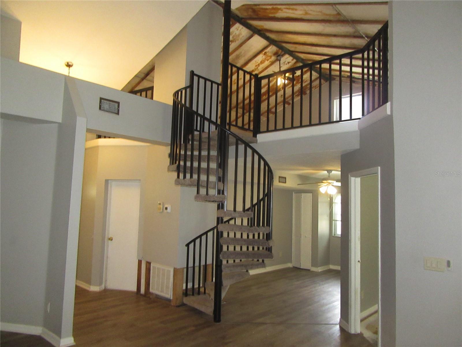 Image 28 of 31 For 22646 Weeks Boulevard