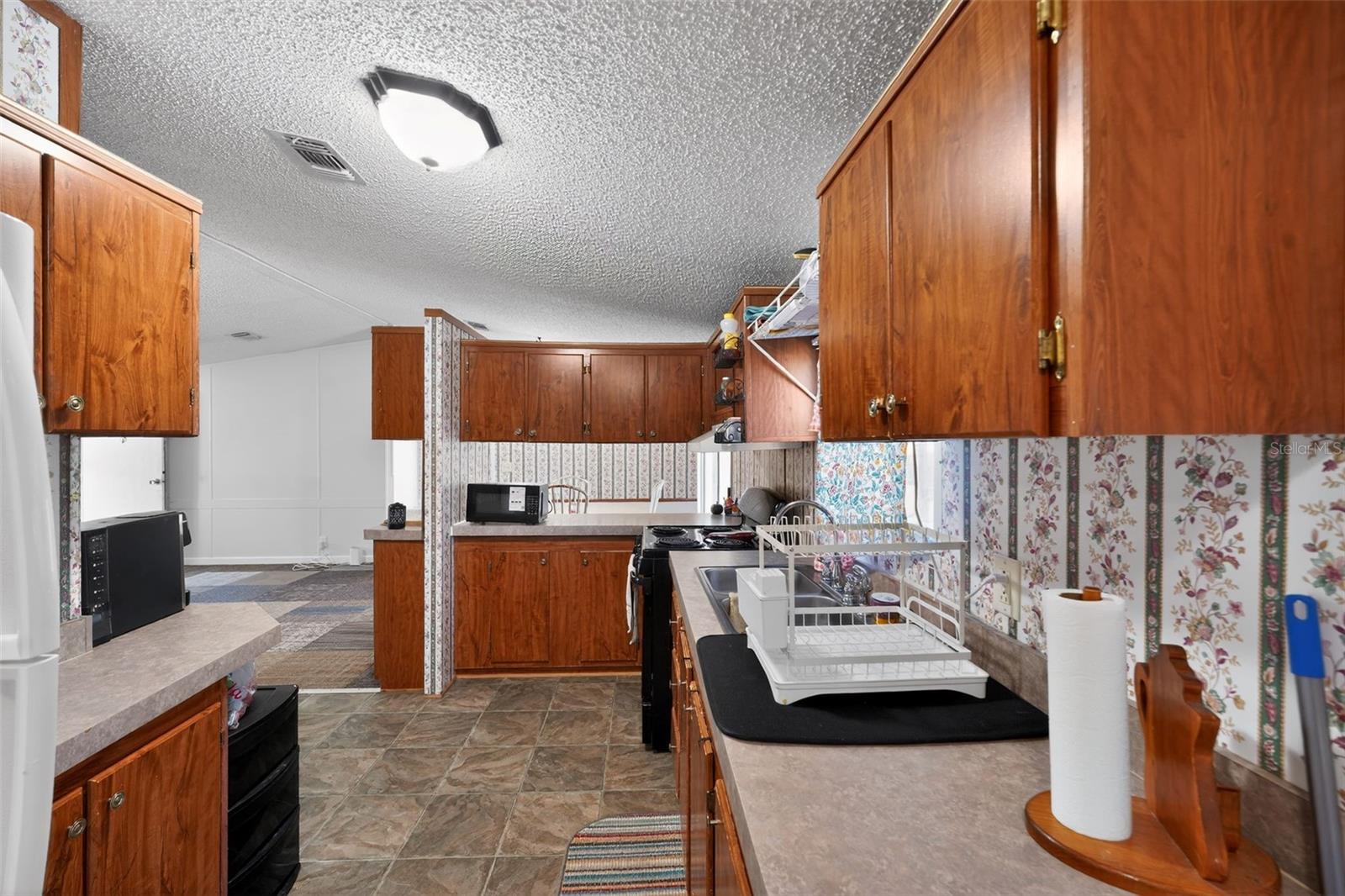 Image 12 of 30 For 27132 New Front Street