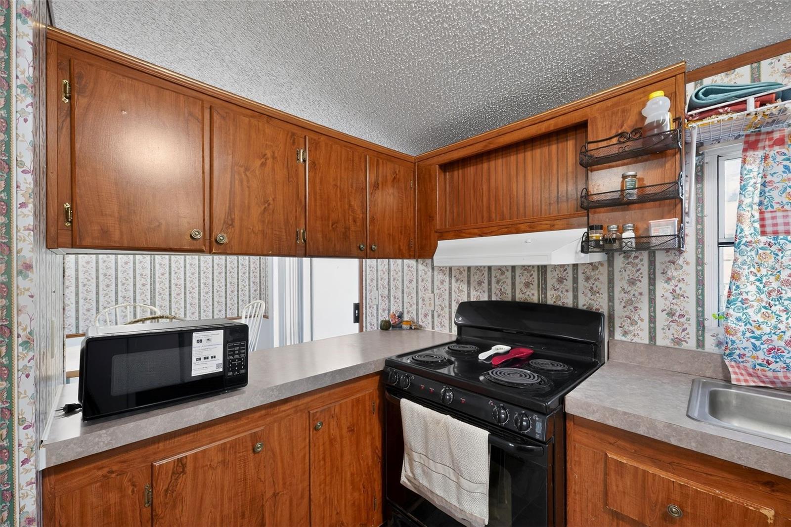 Image 13 of 30 For 27132 New Front Street