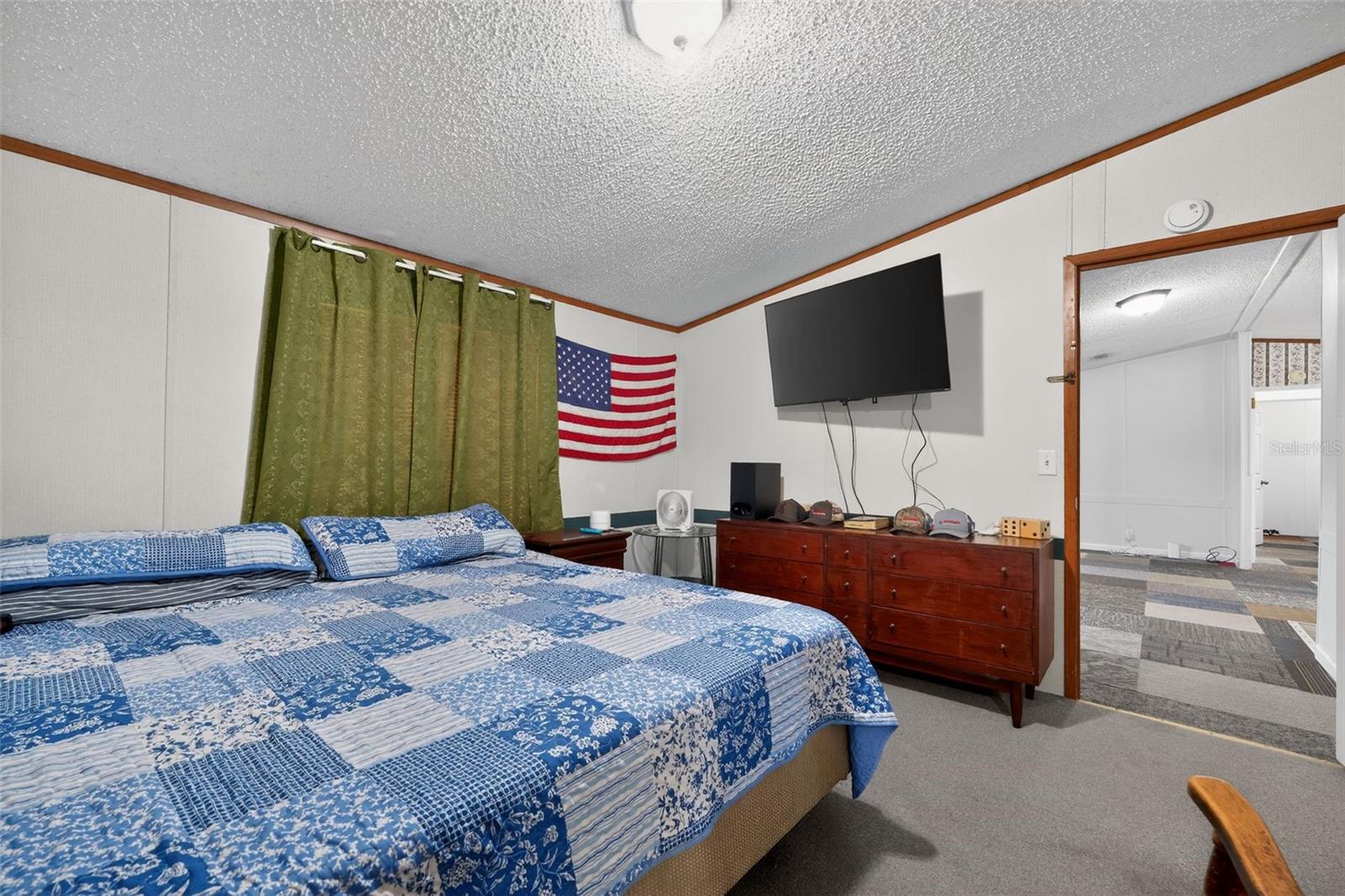 Image 17 of 30 For 27132 New Front Street