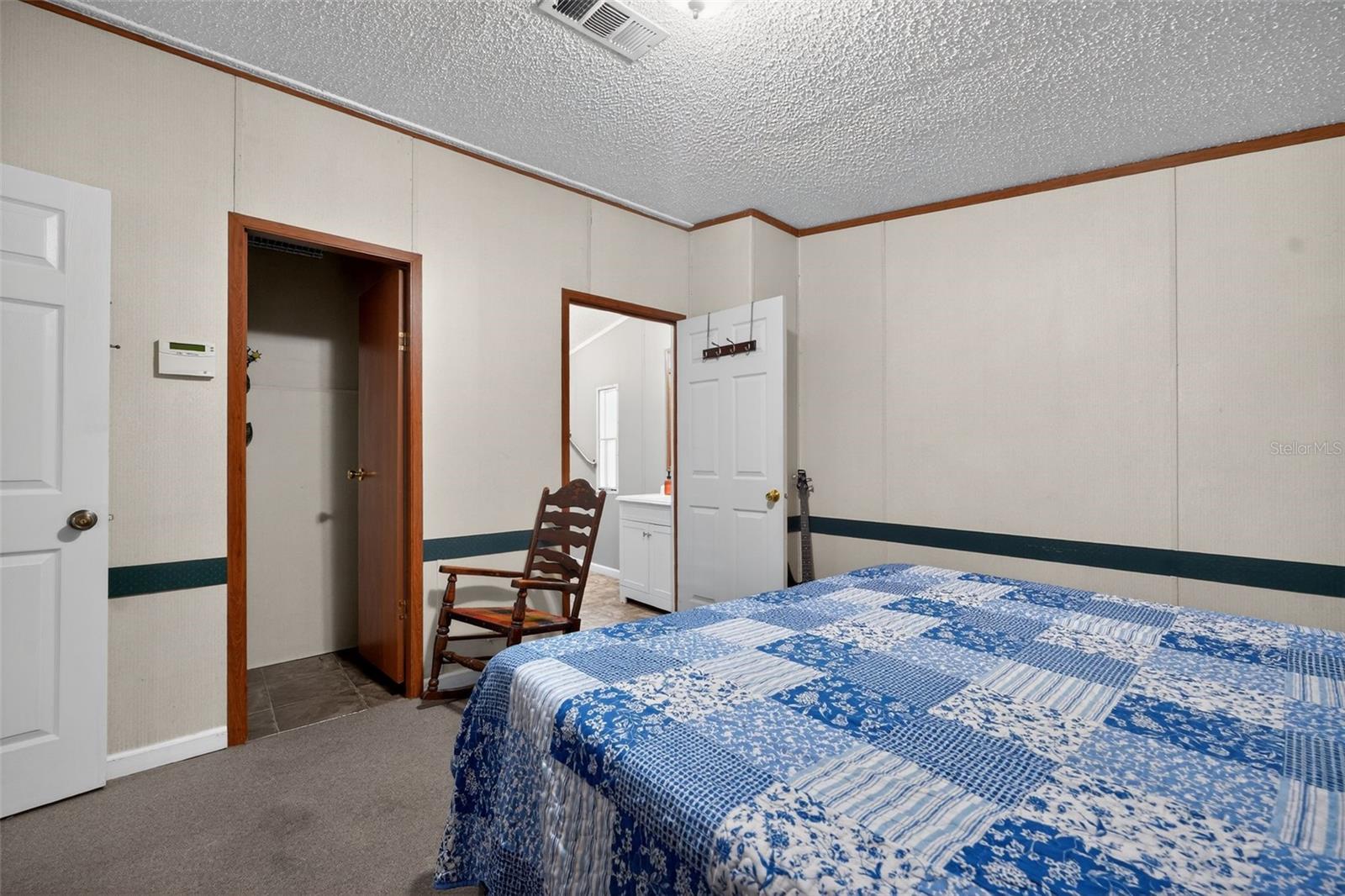 Image 18 of 30 For 27132 New Front Street