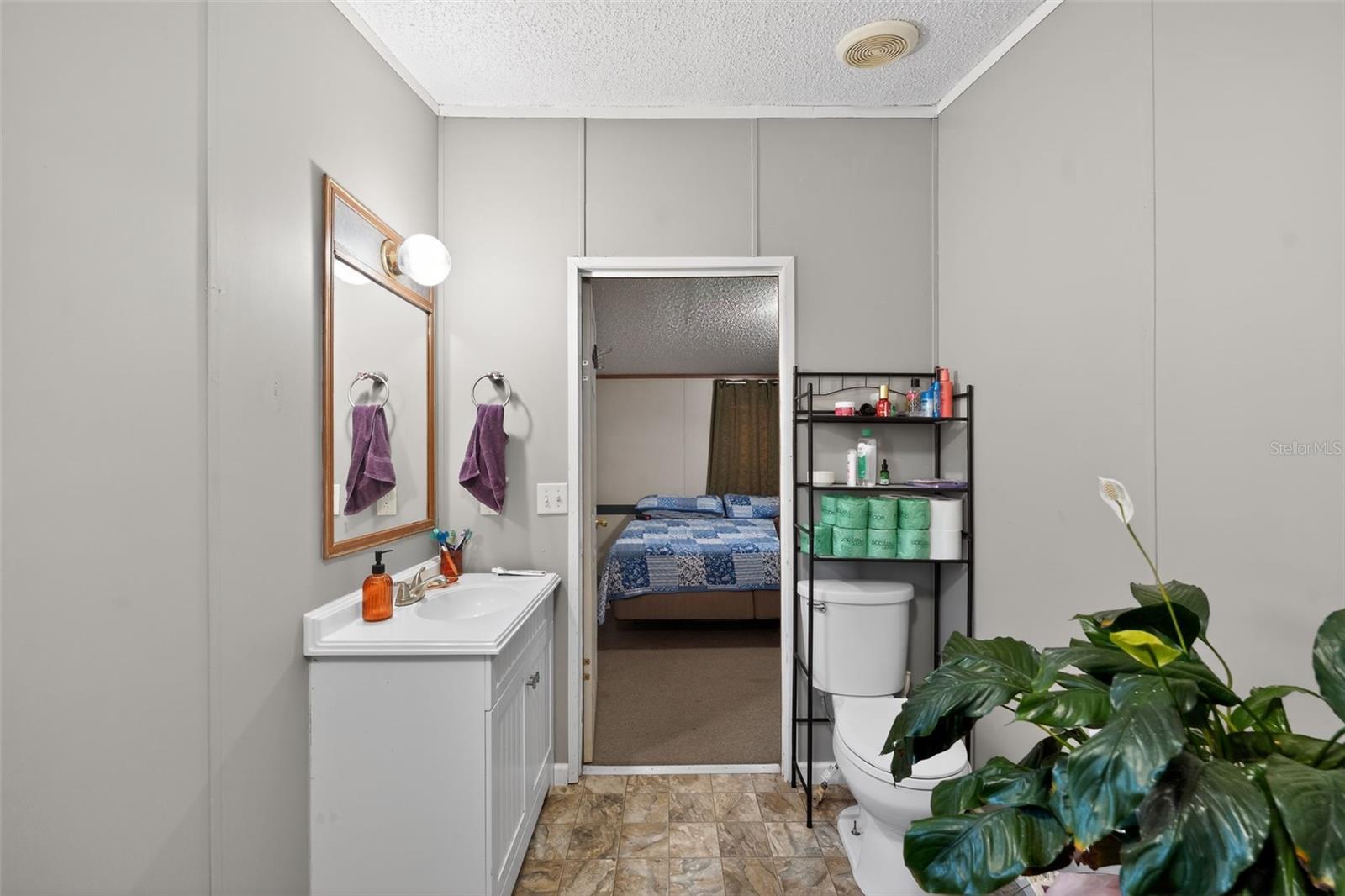 Image 20 of 30 For 27132 New Front Street