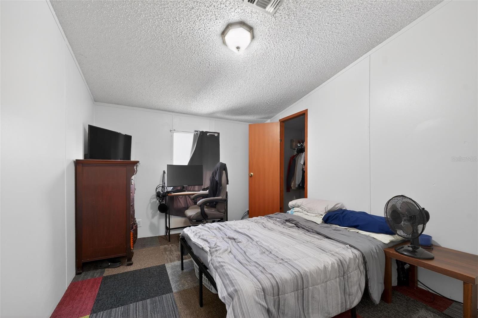 Image 21 of 30 For 27132 New Front Street