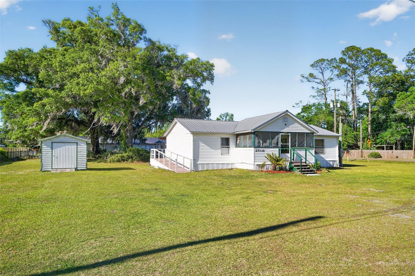 Image 26 of 30 For 27132 New Front Street