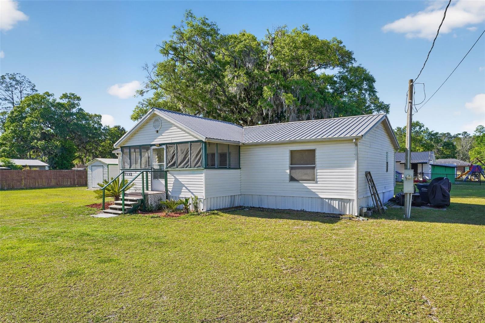 Image 27 of 30 For 27132 New Front Street