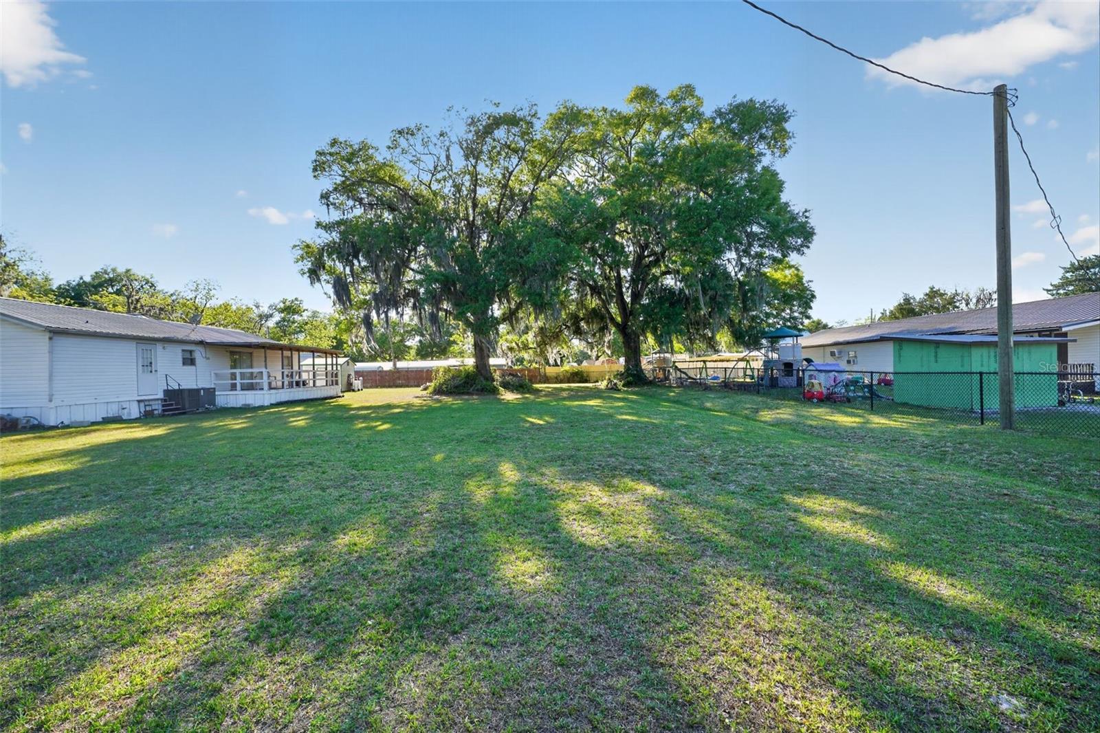 Image 29 of 30 For 27132 New Front Street