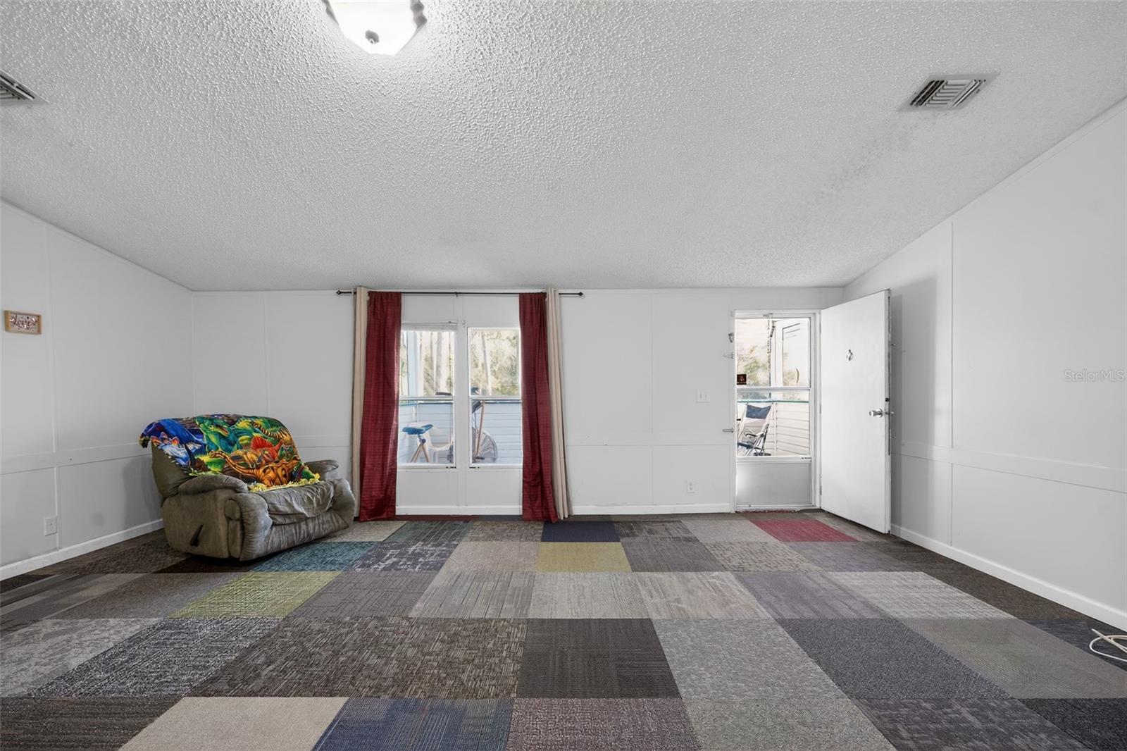 Image 4 of 30 For 27132 New Front Street