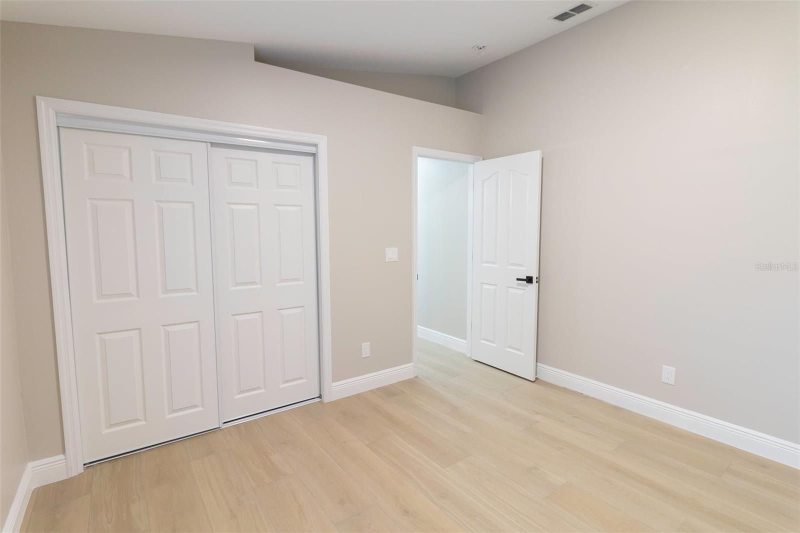 Image 19 of 29 For 1637 Ledgestone Drive