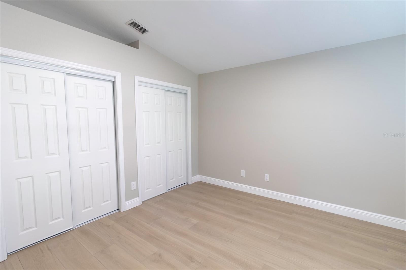 Image 21 of 29 For 1637 Ledgestone Drive