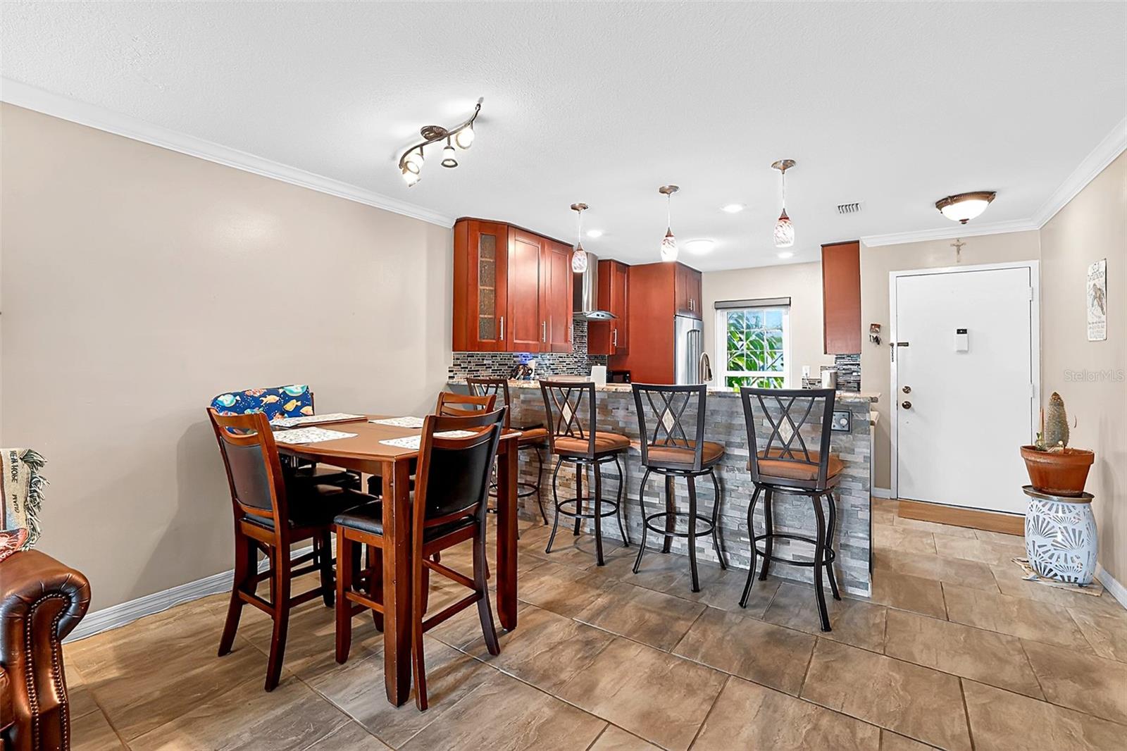 Image 10 of 23 For 7200 Ulmerton Road E3