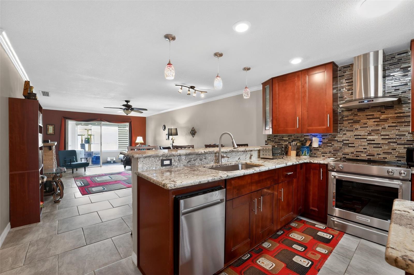 Image 9 of 23 For 7200 Ulmerton Road E3