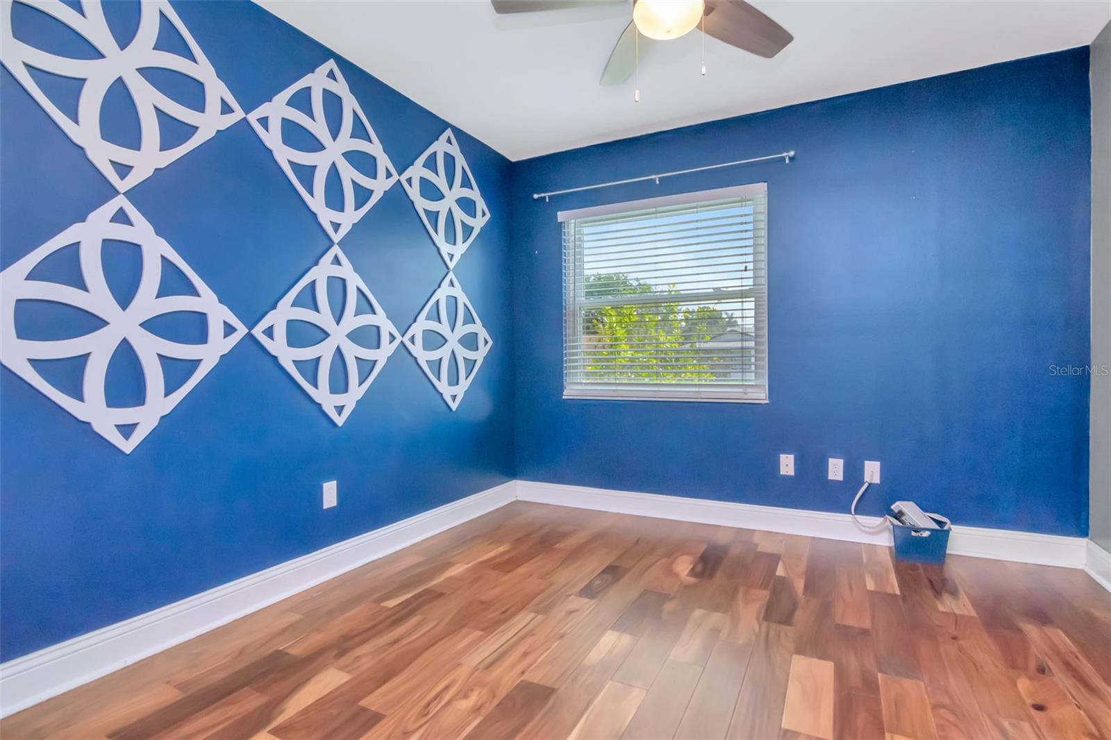 Image 11 of 50 For 16120 Oakmanor Drive