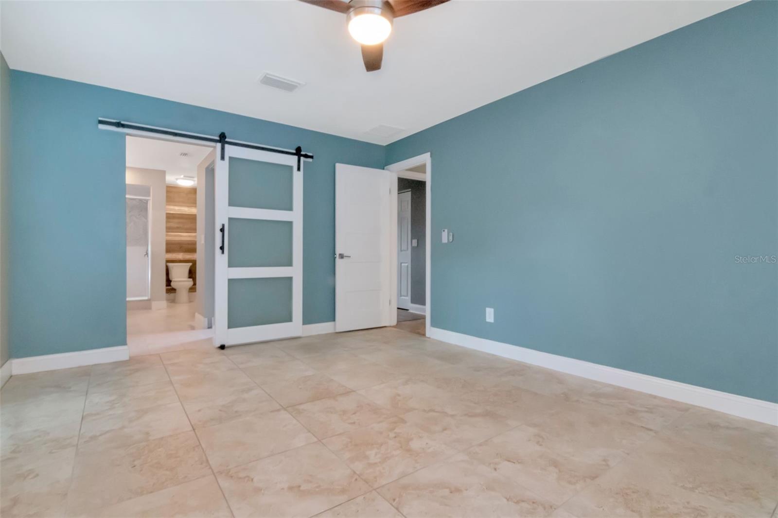 Image 15 of 50 For 16120 Oakmanor Drive